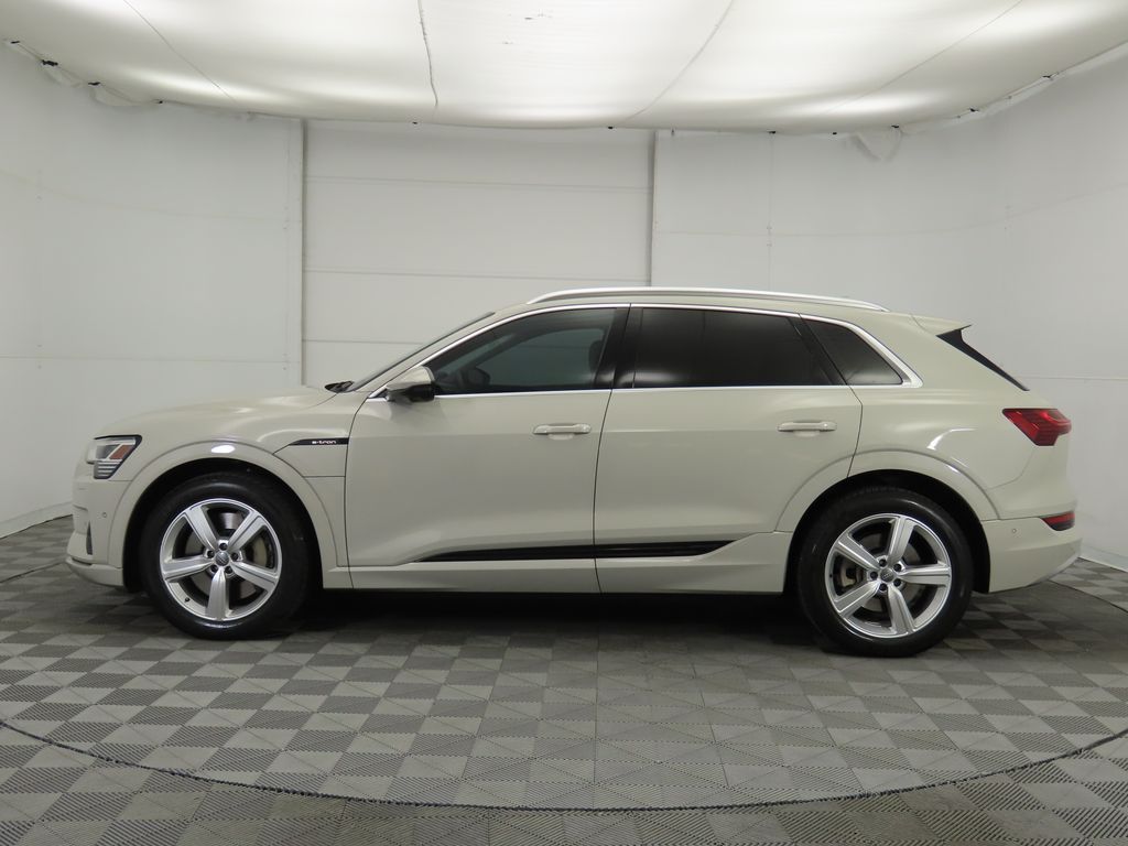 2019 Audi e-tron Prestige 2