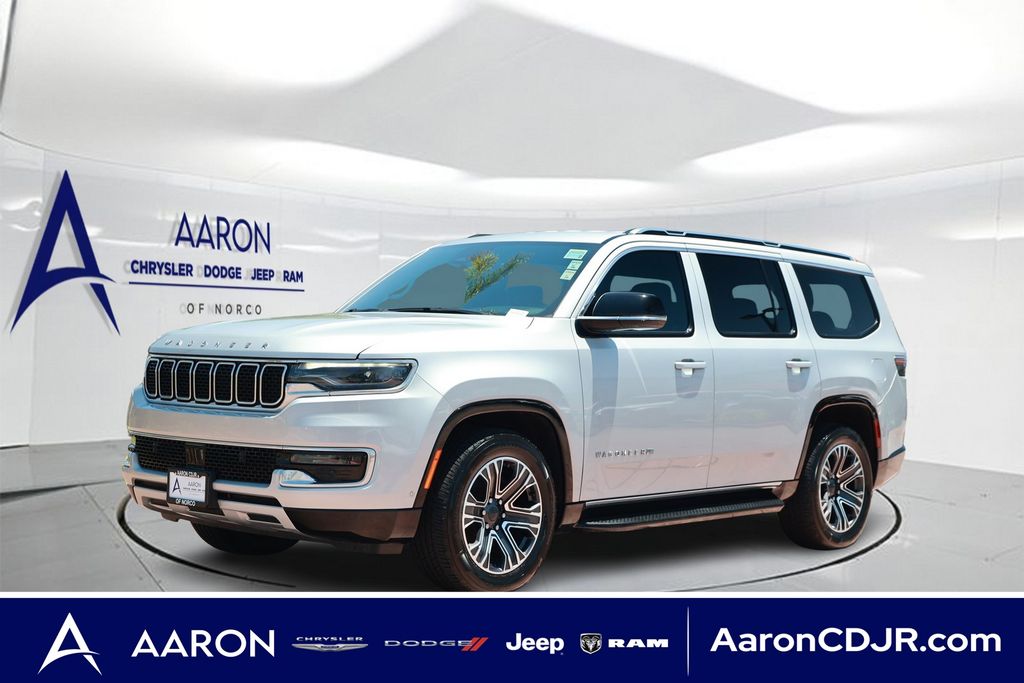 Silver 2023 Jeep Wagoneer SUV / Crossover Four-Wheel Drive 8-Speed Automatic