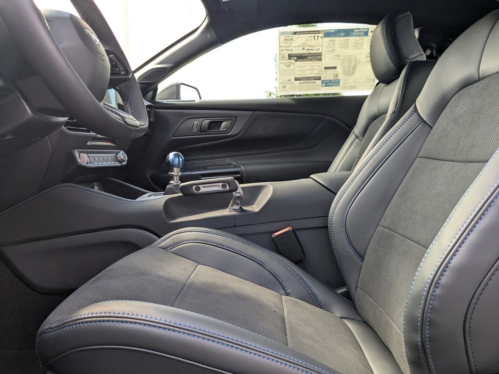 2025 Ford Mustang Dark Horse Fastback