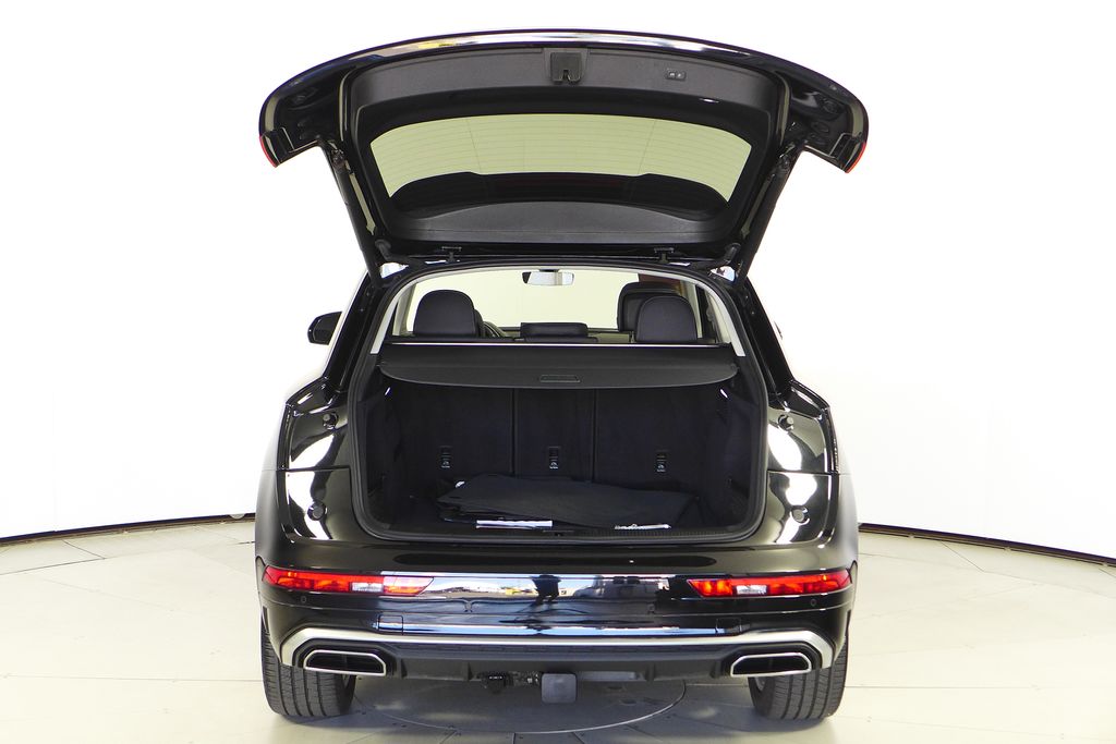 Thumbnail: 2023 Audi Q5 - 10