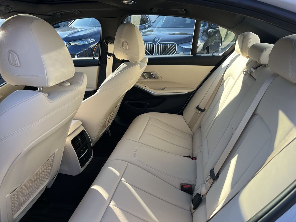 Thumbnail: 2021 BMW 3 Series - 23