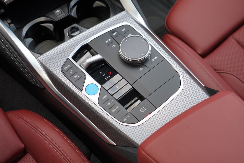 Thumbnail: 2026 BMW i4 - 18