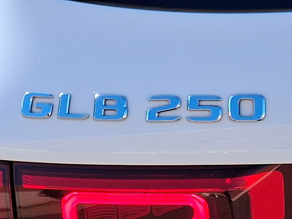 2023 Mercedes-Benz GLB 250 31