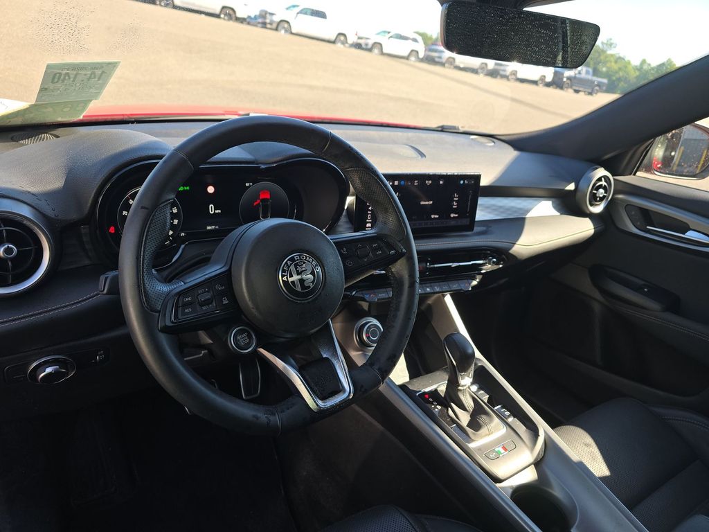 2025 Alfa Rosso Alfa Romeo Tonale Base AWD SUV