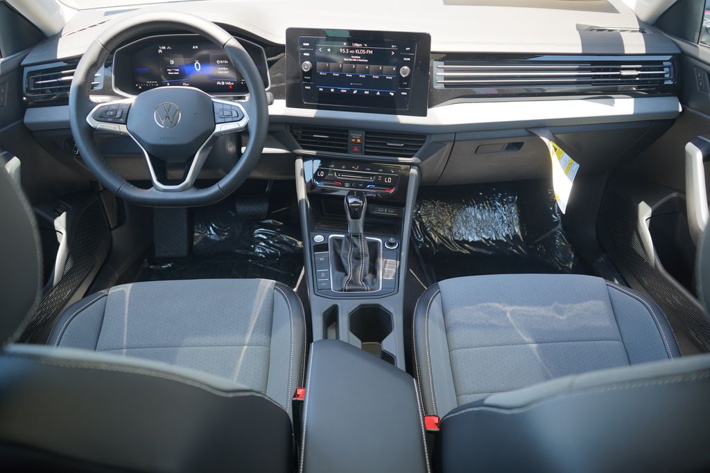 Thumbnail: 2025 Volkswagen Jetta - 8