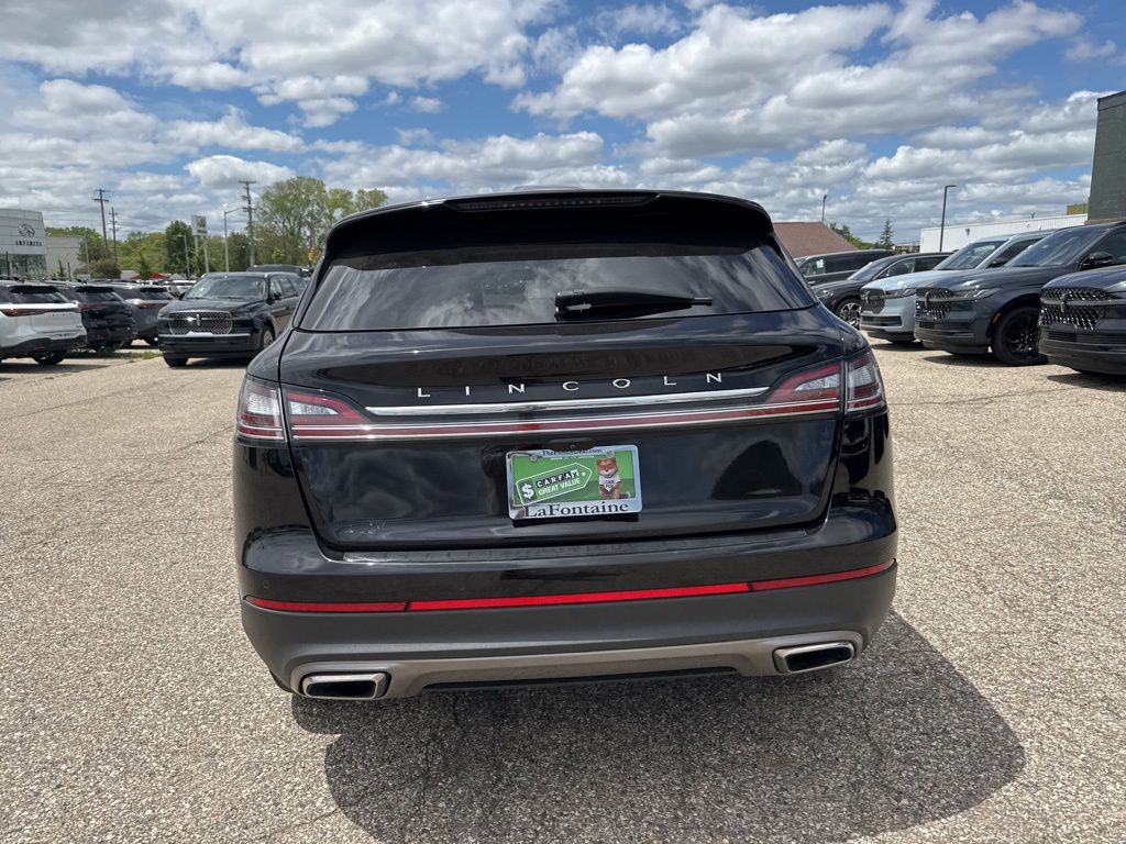 View vehicle photo 4