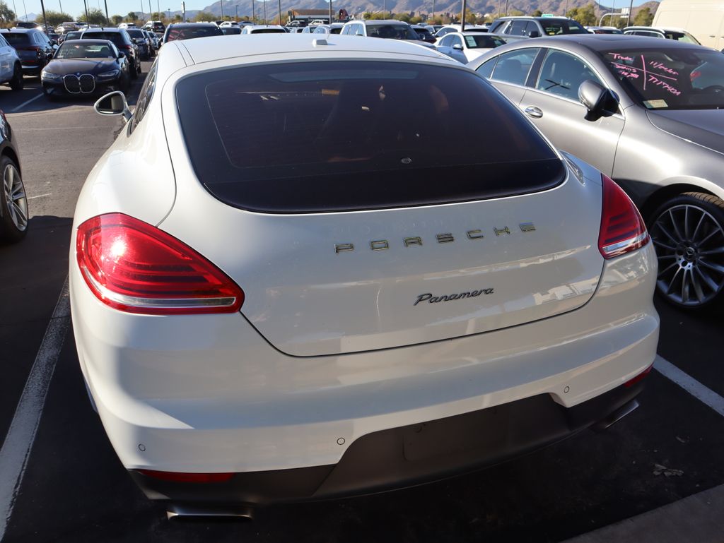 Thumbnail: 2015 Porsche Panamera - 4