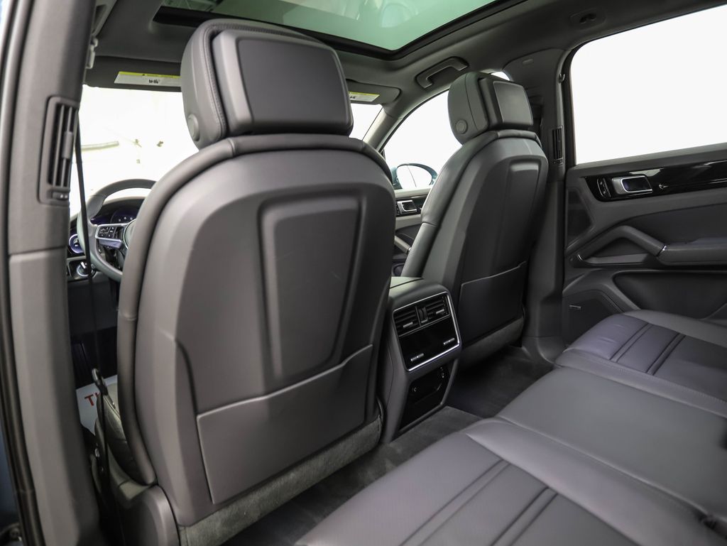 Thumbnail: 2020 Porsche Cayenne - 19