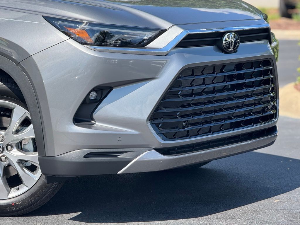 2026 Toyota Grand Highlander Limited photo 4