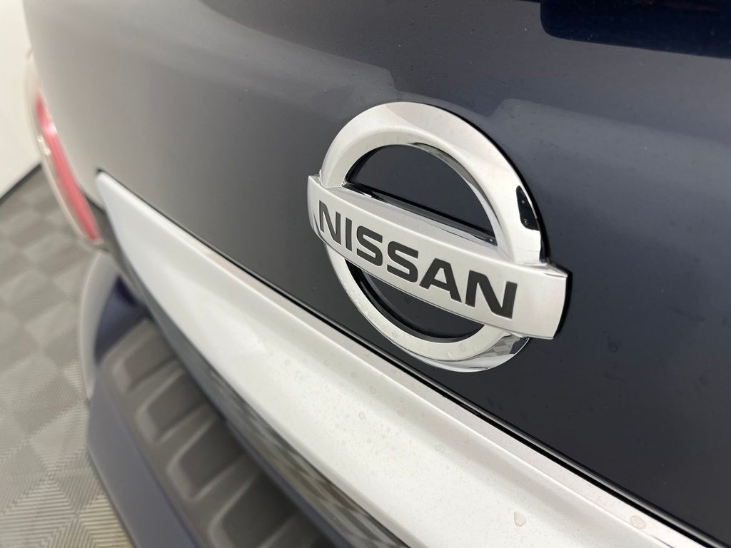 Thumbnail: 2017 Nissan Armada - 26