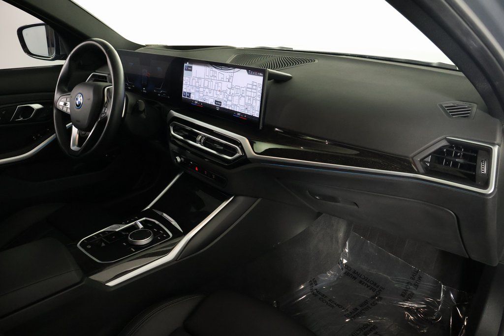 Thumbnail: 2024 BMW 3 Series - 9