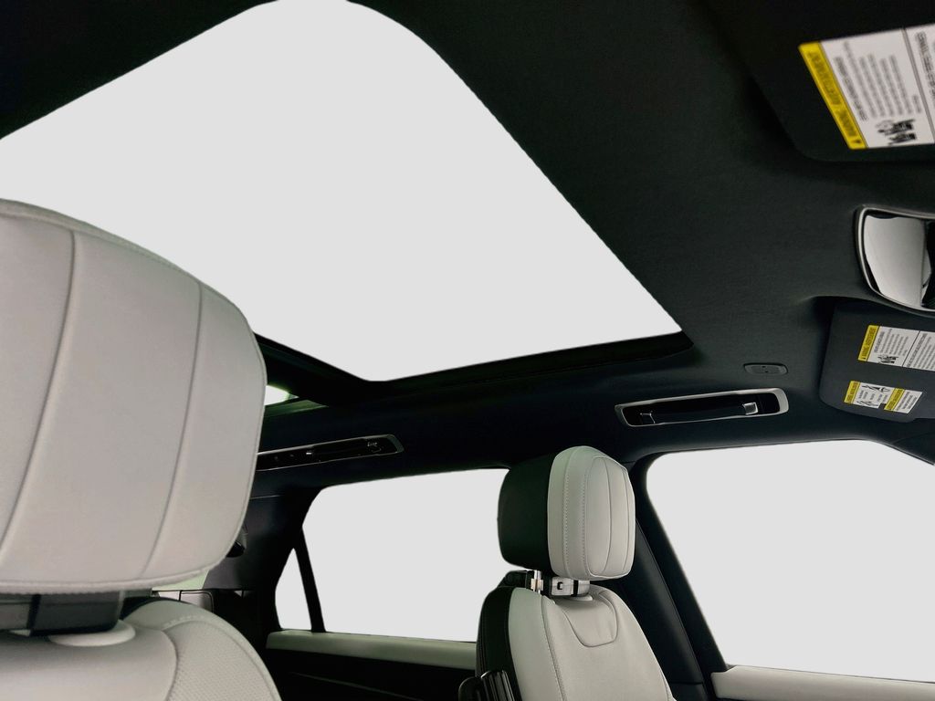 Thumbnail: 2026 Land Rover Range Rover Sport - 17