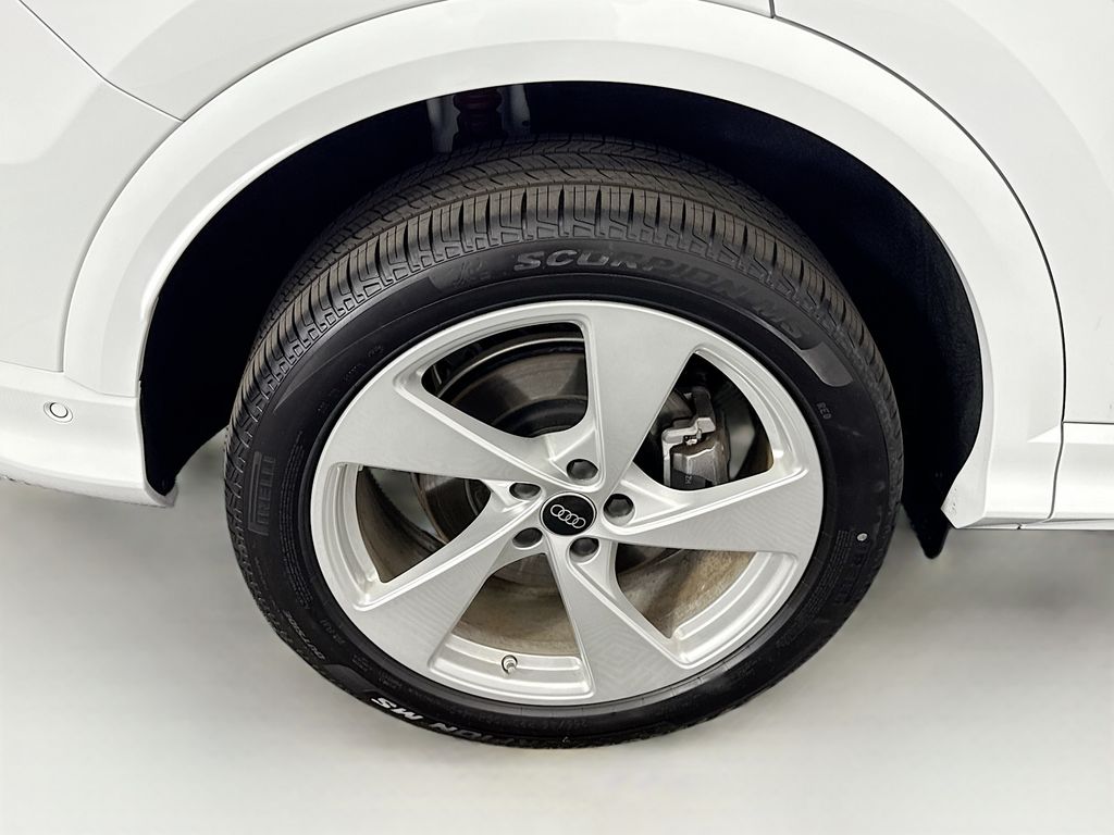 Thumbnail: 2025 Audi Q5 - 32