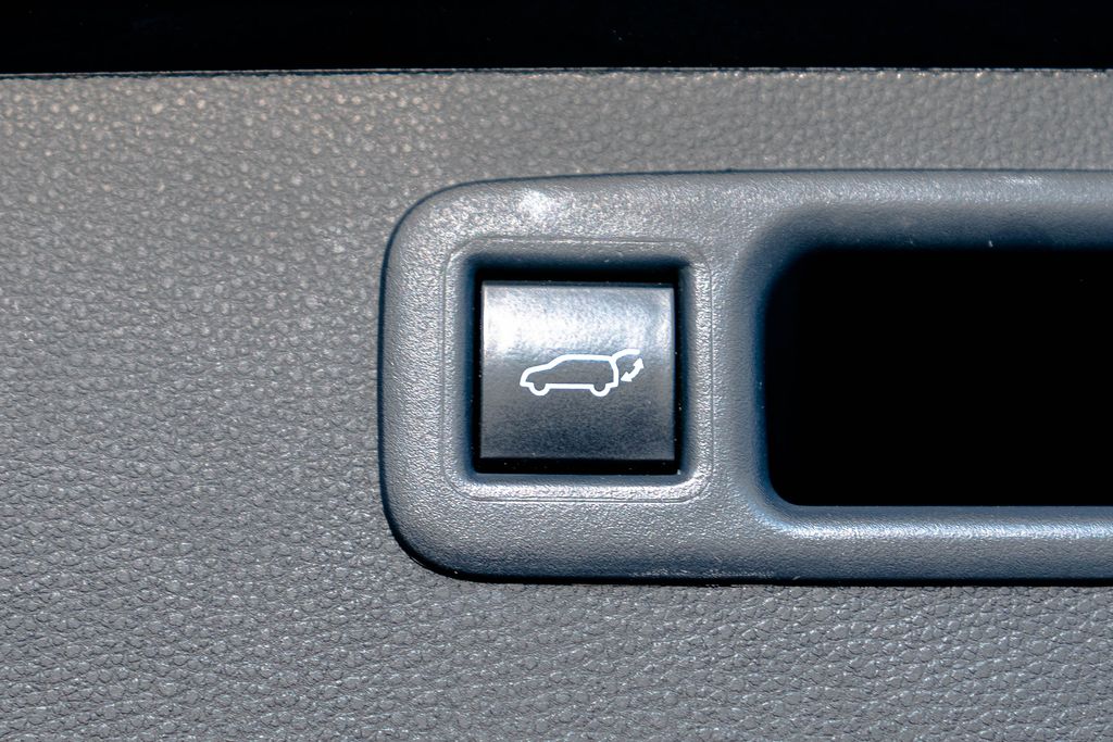 Used 2023 Toyota Highlander SUV
