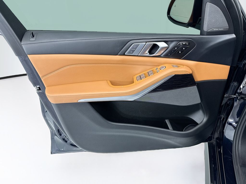 Thumbnail: 2021 BMW X7 - 24