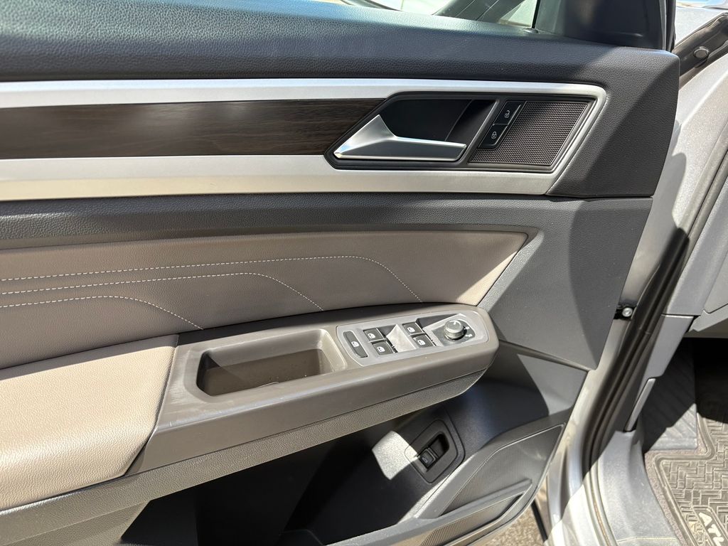 2022 Volkswagen Atlas 2.0T SE w/Technology