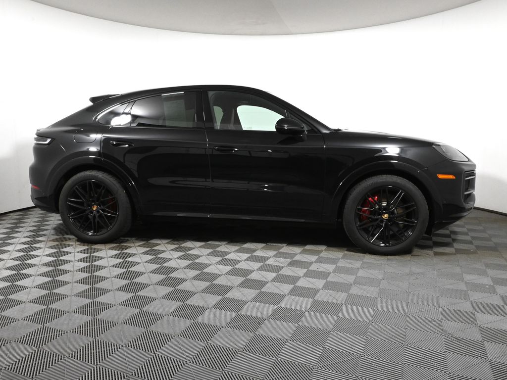 Thumbnail: 2025 Porsche  - 8