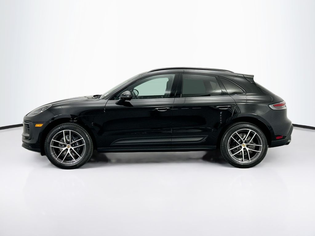 Thumbnail: 2026 Porsche Macan - 2