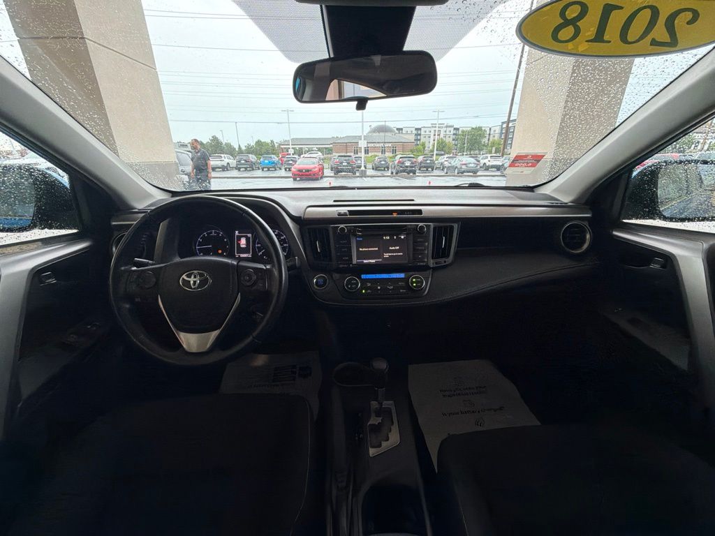 Thumbnail: 2018 Toyota RAV4 - 12