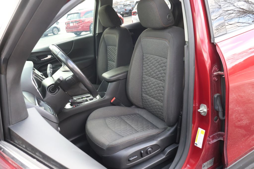 Thumbnail: 2020 Chevrolet Equinox - 28