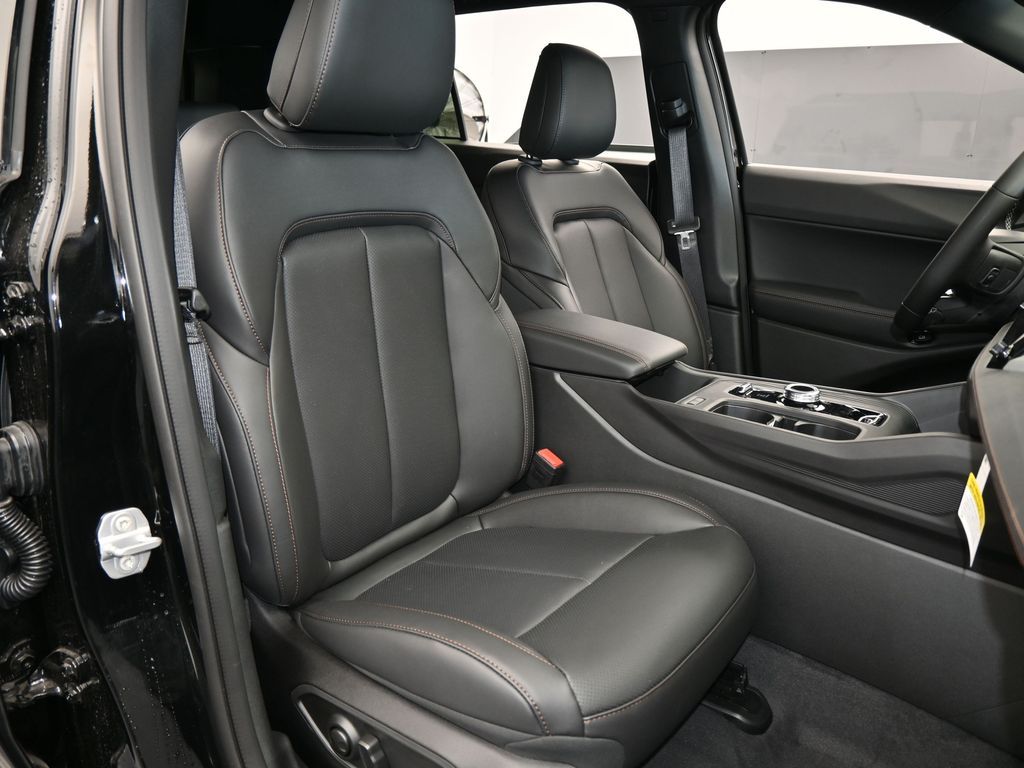 New 2026 diamond black crystal pearlcoat Jeep Limited image 38