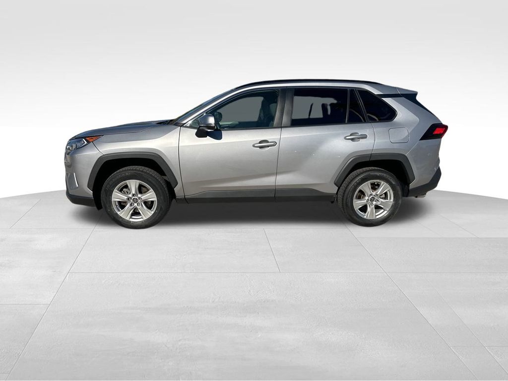 2021 Toyota RAV4 XLE 5