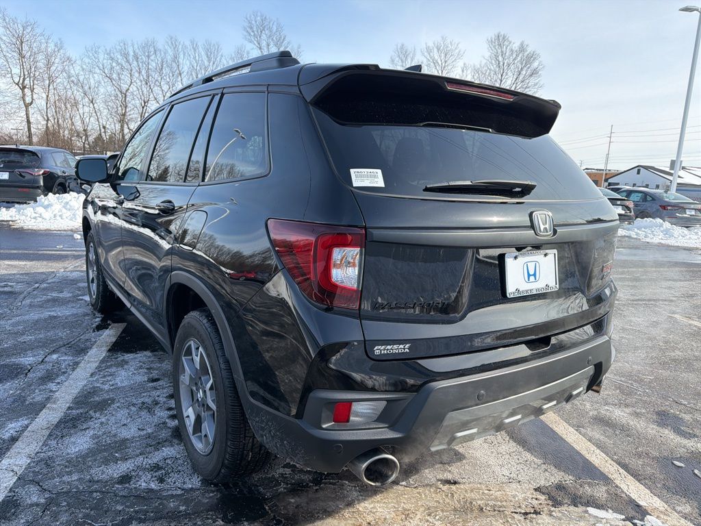 Thumbnail: 2023 Honda Passport - 3