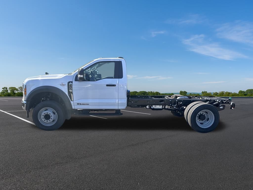 New 2025 Ford Super Duty F-600 Chassis Regular Cab (DRW) 169" Wheelbase XL