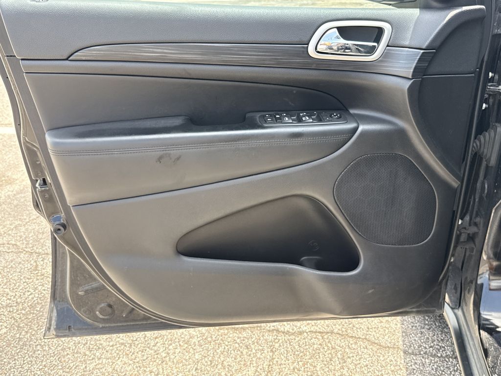 2020 Jeep Grand Cherokee Laredo E Black at Victoria Chrysler Dodge Jeep Ram
