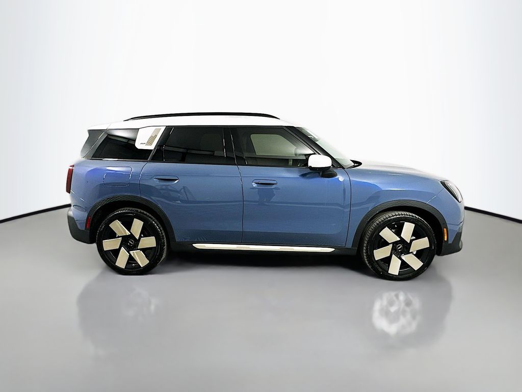 2025 MINI Cooper Countryman Iconic 4