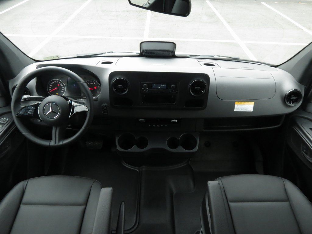 2025 Mercedes-Benz Sprinter 2500 4