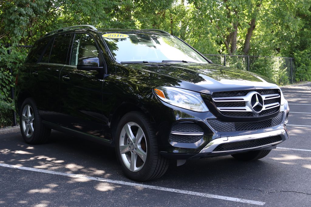 Thumbnail: 2016 Mercedes-Benz GLE - 10