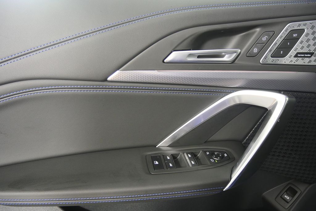 2025 BMW X1 xDrive28i 9