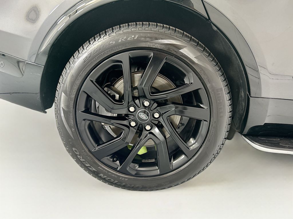 Thumbnail: 2022 Land Rover Discovery - 32
