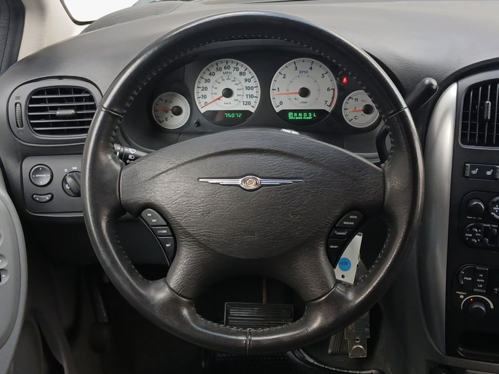 Used Car 2005 Chrysler Town & Country  Touring For Sale Under $10,000 In Austin, Texas