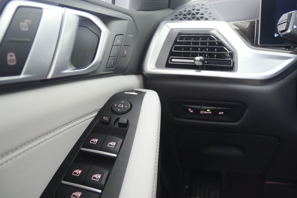 Thumbnail: 2025 BMW X5 - 20