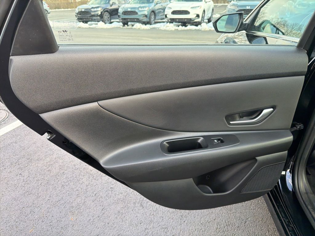 Thumbnail: 2023 Hyundai Elantra - 21