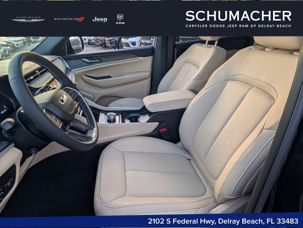 new 2026 Jeep Grand Cherokee car, priced at $42,650