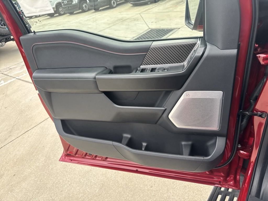 2024 Ford F-150 Raptor photo 18