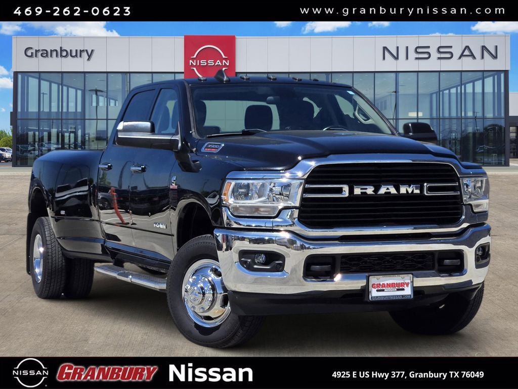 Diamond Black Crystal Pearlcoat 2019 RAM 3500 Big Horn Crew Cab LB DRW 4WD Pickup Truck Four-Wheel Drive 6-Speed Automatic