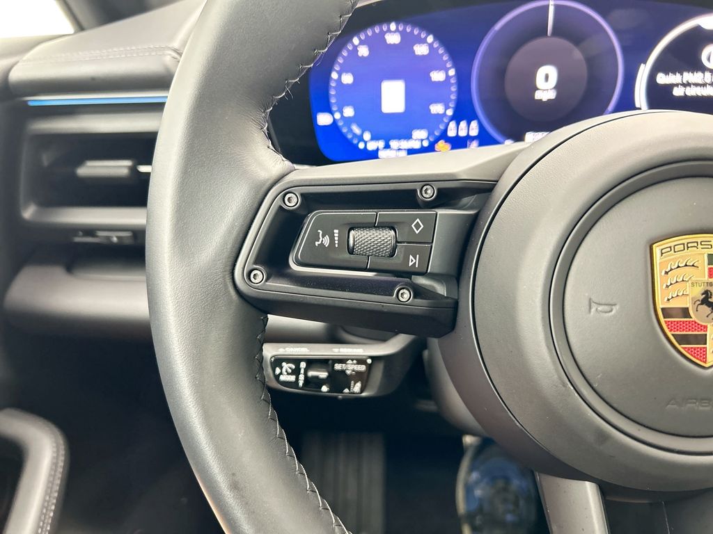 Thumbnail: 2025 Porsche Macan - 14