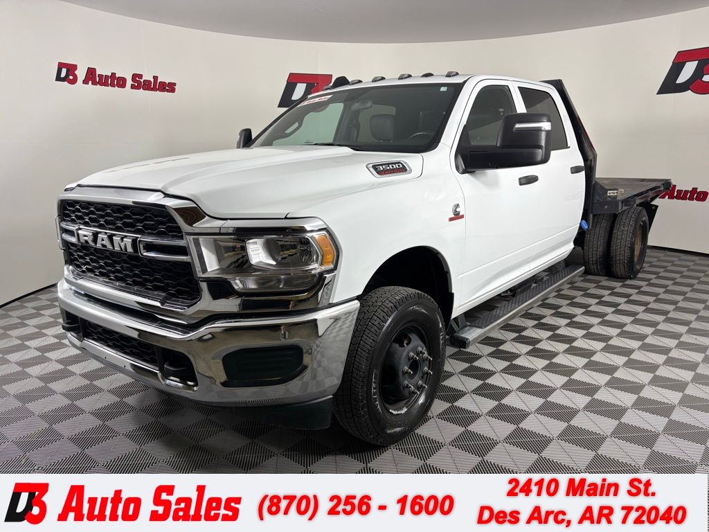 Bright White Clearcoat 2024 RAM 3500 Chassis Pickup Truck Four-Wheel Drive 6-Speed Automatic