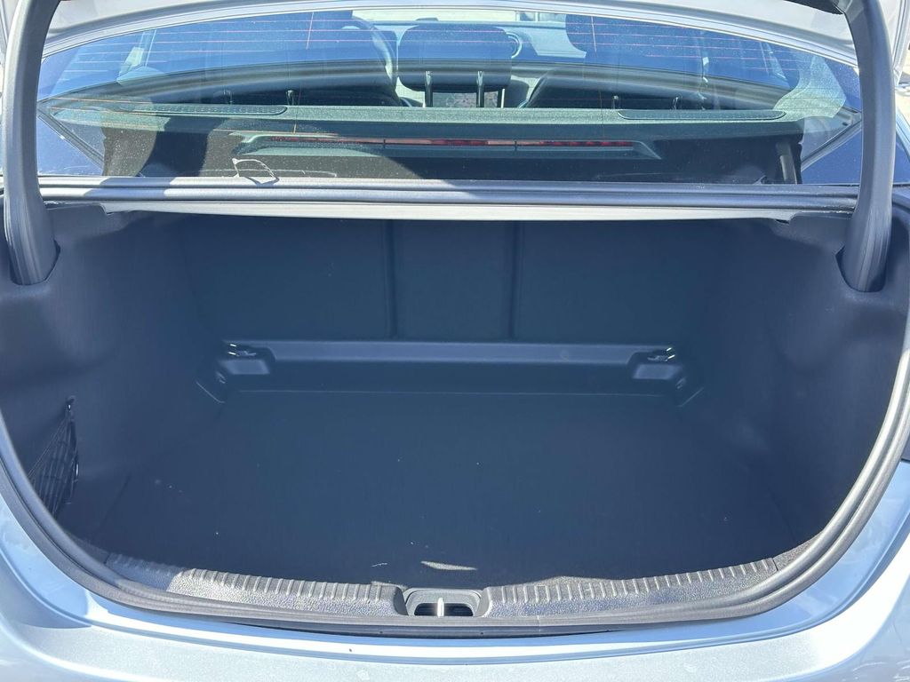 Thumbnail: 2025 Mercedes-Benz C-Class - 19