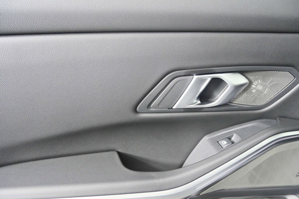 Thumbnail: 2026 BMW 3 Series - 14