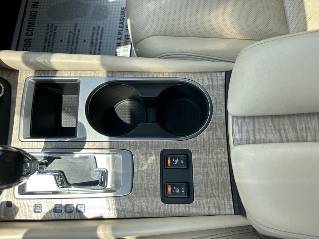2023 Pearl White Tricoat Nissan Murano SL FWD SUV