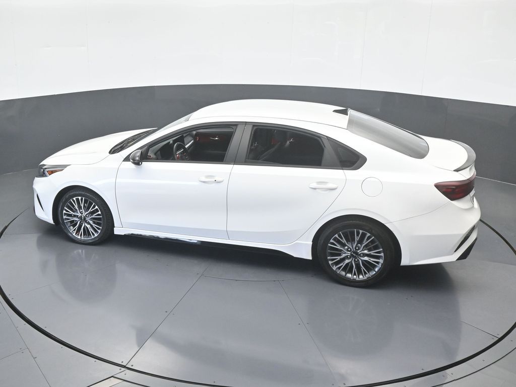 Used 2024 Snow White Pearl Kia GT-Line image 47