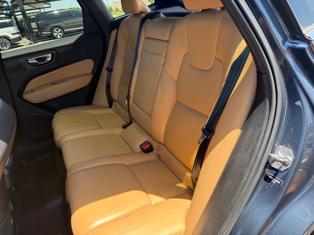 Thumbnail: 2020 Volvo XC60 - 22