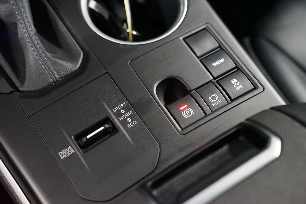 Thumbnail: 2024 Toyota Highlander - 23