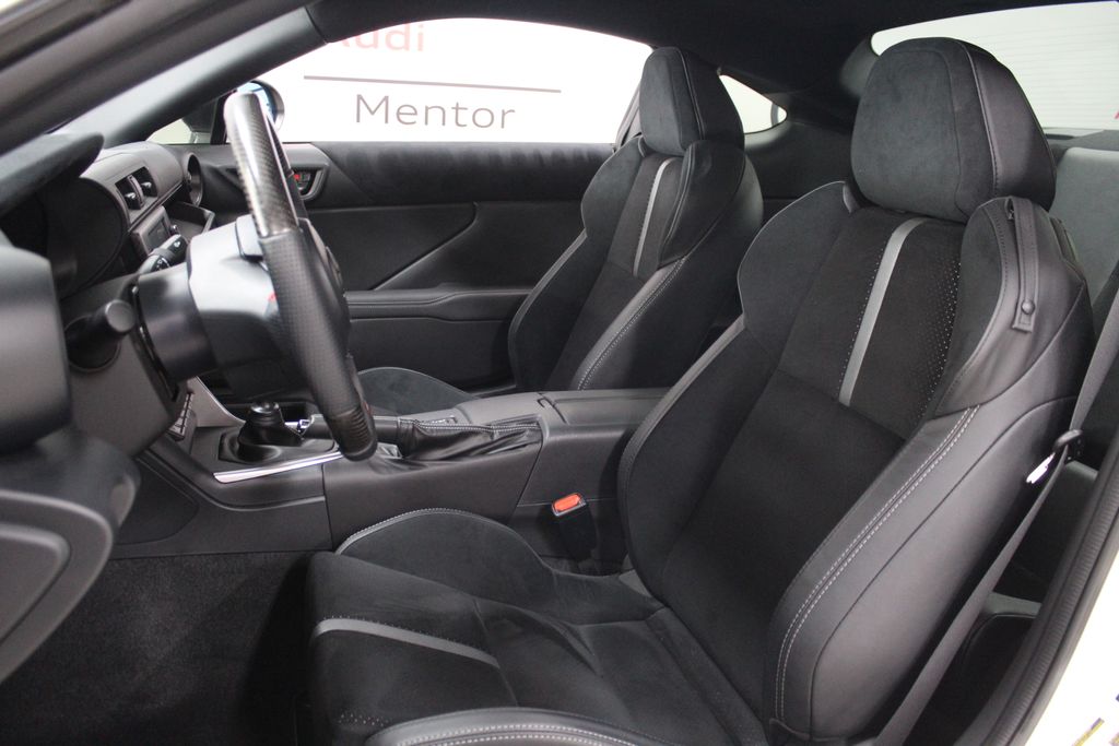 Thumbnail: 2023 Toyota GR86 - 11