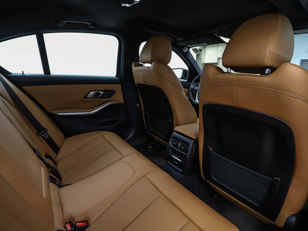 Thumbnail: 2023 BMW 3 Series - 26